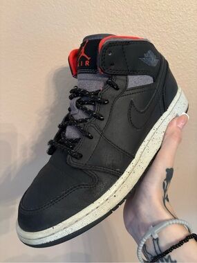 Air Jordan 1 Mid GS 'Holiday'